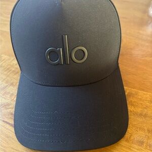 Alo Yoga District Trucker Hat Black